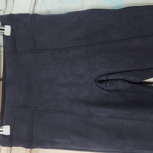 SPANX Faux Suede High Waisted Leggings In Navy 20322Q - Picture 3 of 8